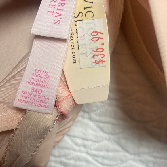 Victoria Secret Bra - Picture 3 of 3